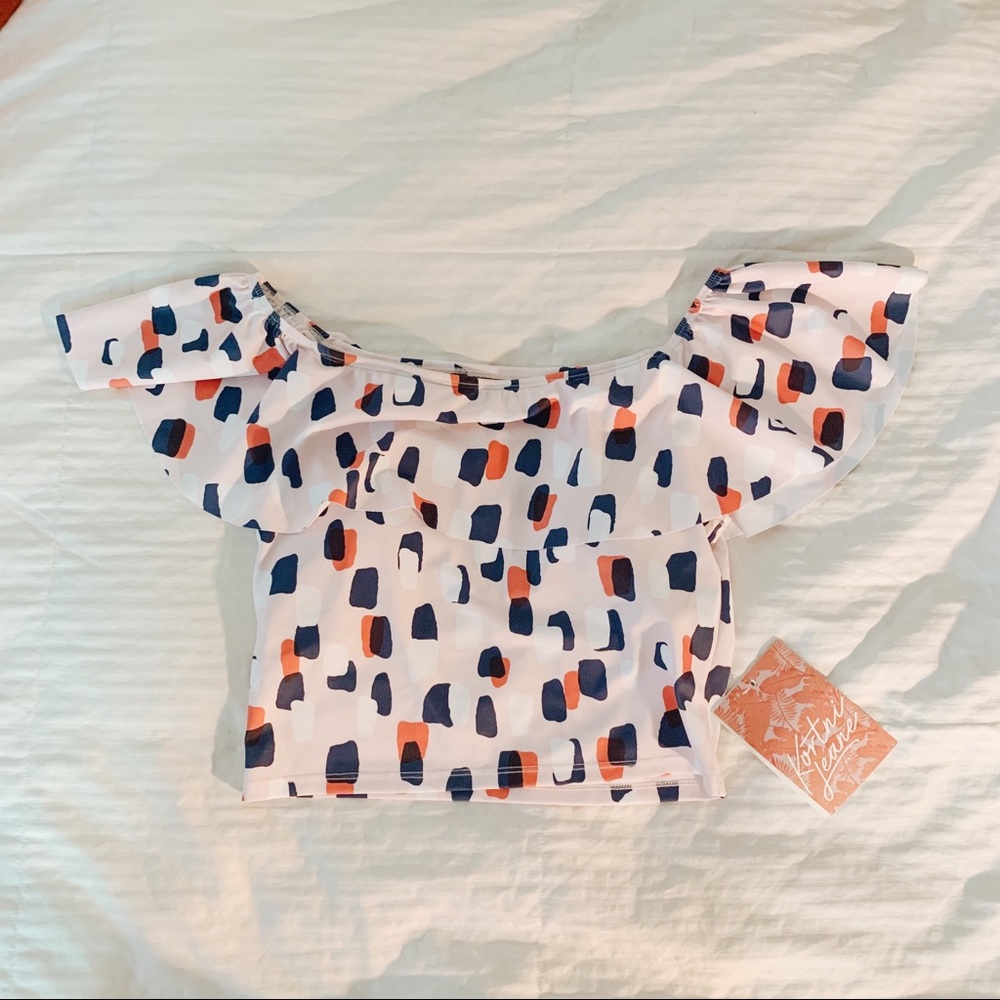 KJ Ruffled Around Top in Pink Abstract Dot